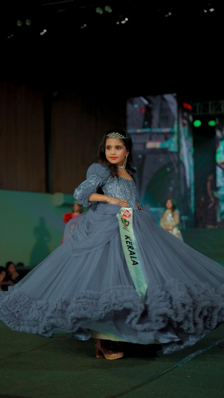 Harinikaa — Photo113